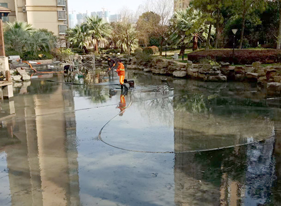 雁江景观池淤泥清理