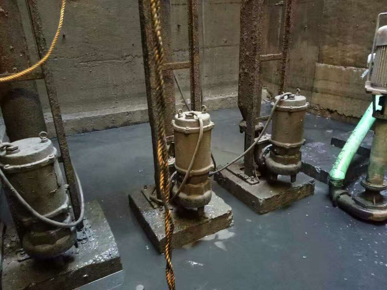 雁江污水池清理